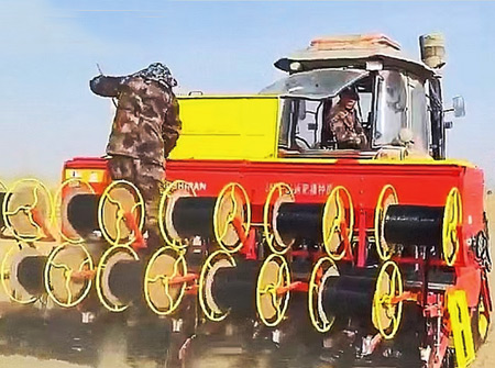 BG大游集团2BFX-20/25/28系列施肥播种机